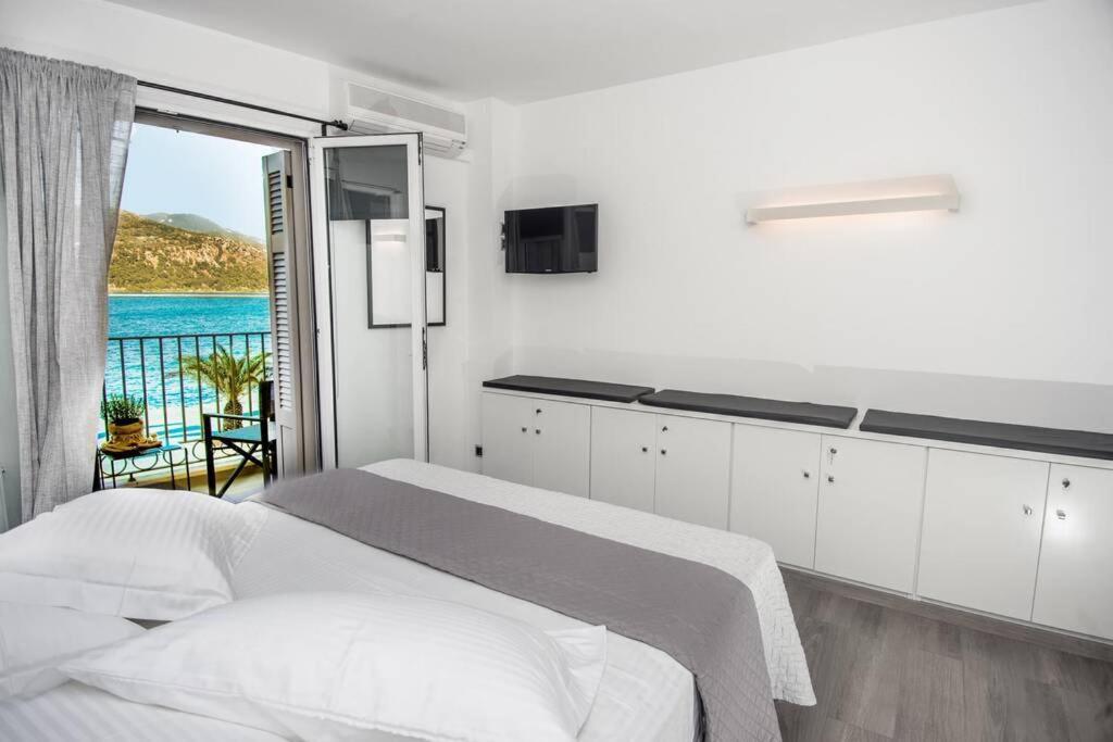A & B Minimal Suite With Sea View In Argostoli מראה חיצוני תמונה