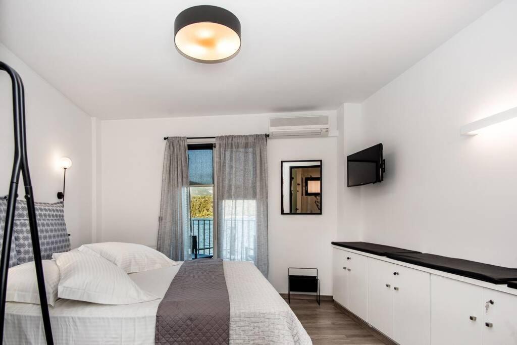 A & B Minimal Suite With Sea View In Argostoli מראה חיצוני תמונה