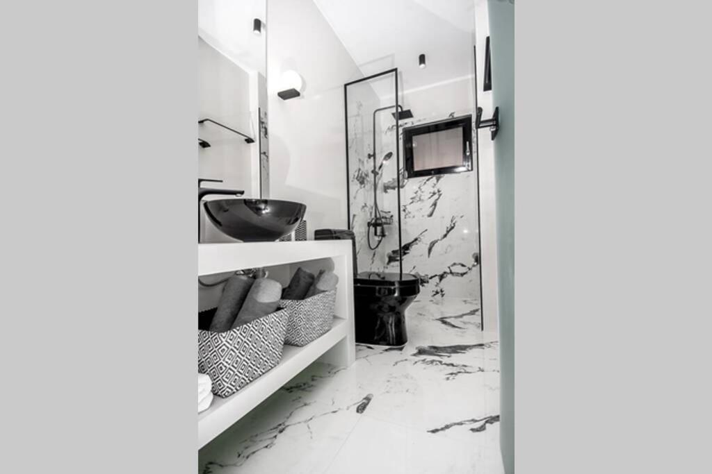 A & B Minimal Suite With Sea View In Argostoli מראה חיצוני תמונה