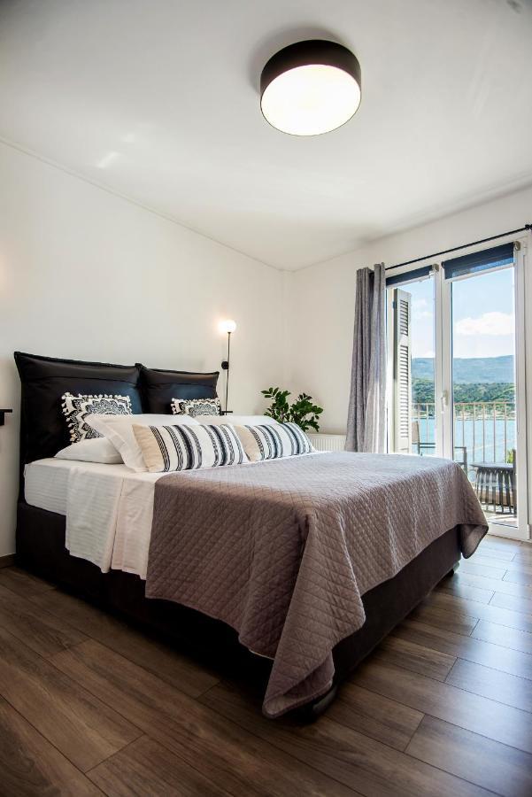 A & B Minimal Suite With Sea View In Argostoli מראה חיצוני תמונה