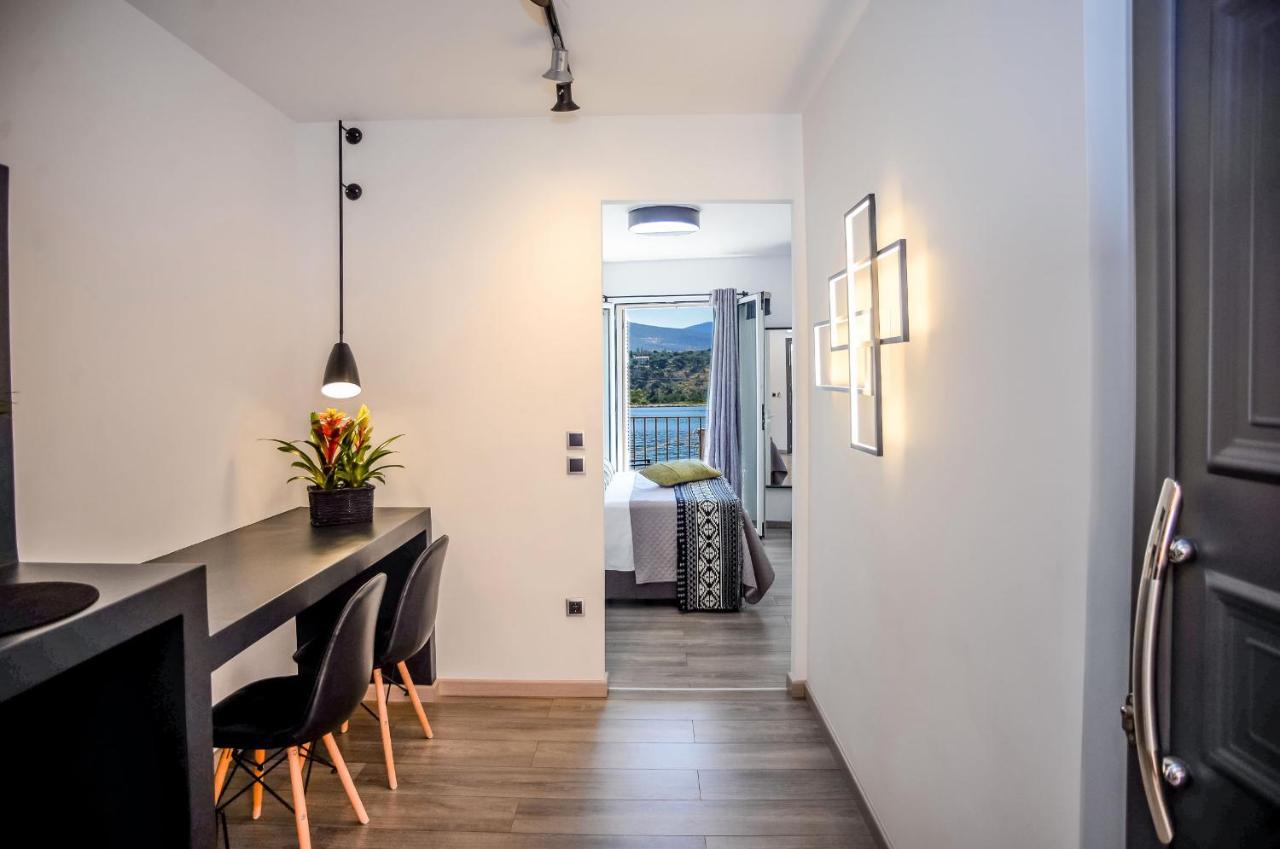 A & B Minimal Suite With Sea View In Argostoli מראה חיצוני תמונה